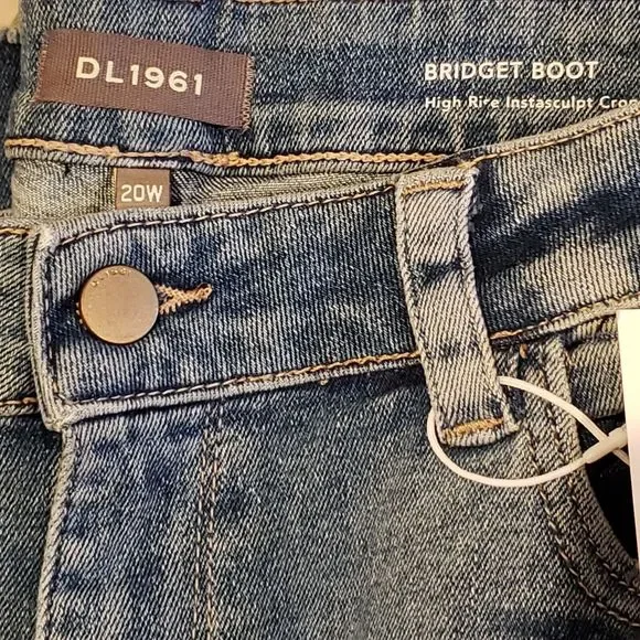 DL1961 Women Bridget Dark Sea View Boot Cut High Rise Instasculpt Crop Jeans 20W